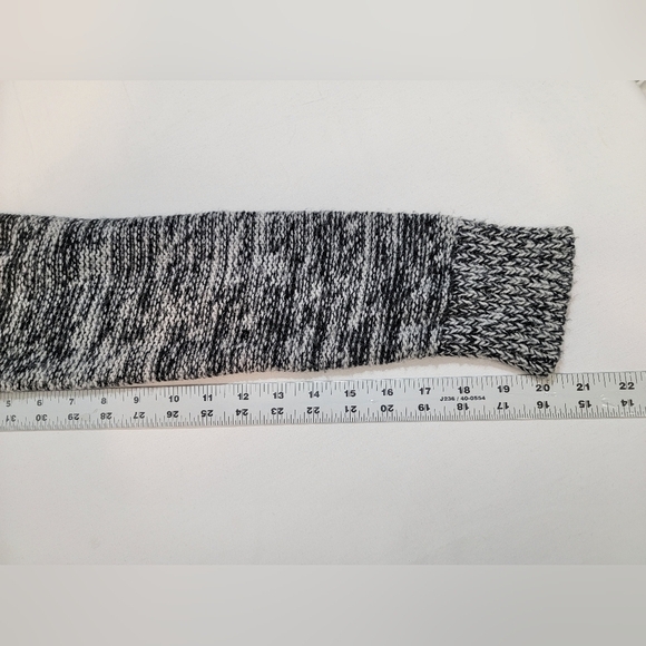 AMERICAN EAGLE WOMAN'S SIZE LARGE Long Sleeve Marled Knit Scooped Knit Sweater - Picture 4 of 9